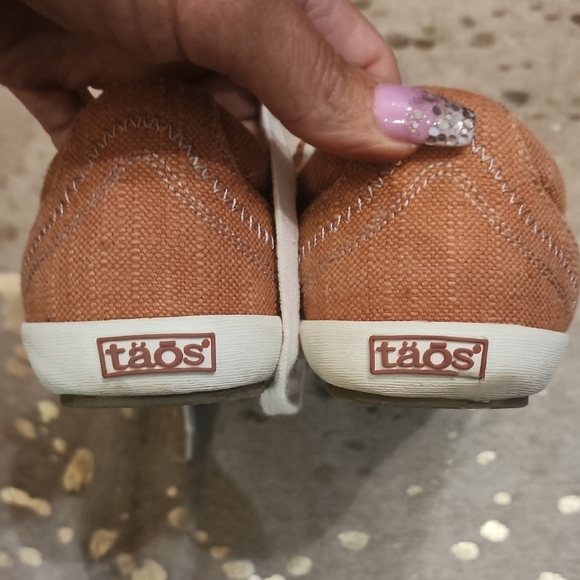 Taos Footwear Orange Canvas Sneakers Classic Style - Picture 9 of 9